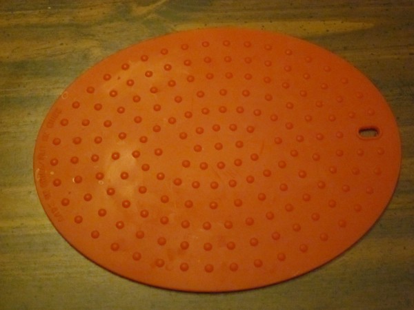 Silicone trivet